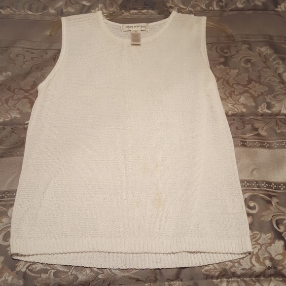 White tank style top - Picture 1 of 1